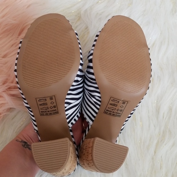 2 LEFT! 🎉HP🎉Black/White Striped Heeled Mules - Picture 7 of 7